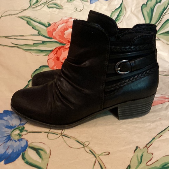 Yuu Shoes Yuu Boots Womens 7m Black Clayton Ankle Bootie Side Zip